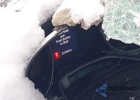 2020 Jeep Compass Latitude 4X4 z USA, uszkodzony, nr VIN 3C4NJDBB8LT104462